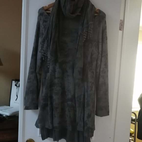 women's dress - Picture 1 of 6